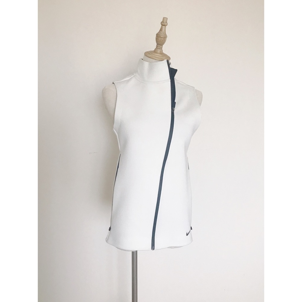 Nike Women's Therma-Sphere Max Training Vest - Picture 5 of 8